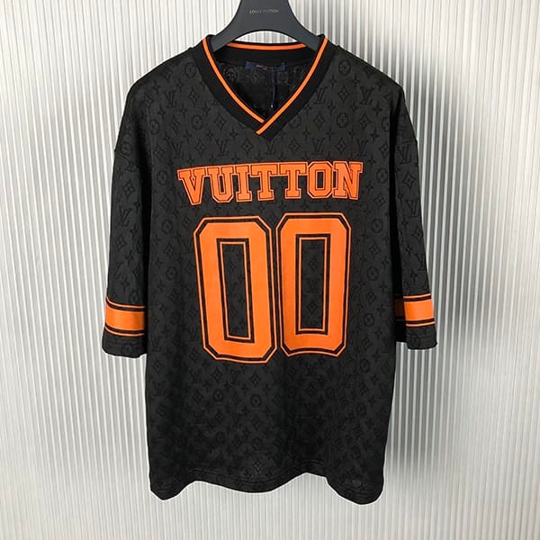 送料込ルイヴィトン スポーティVネックTシャツ 偽物 1AB6G1