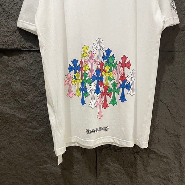 クロムハーツ 偽物 スクロール マルチカラー カラフル クロス Tシャツ Kue54267