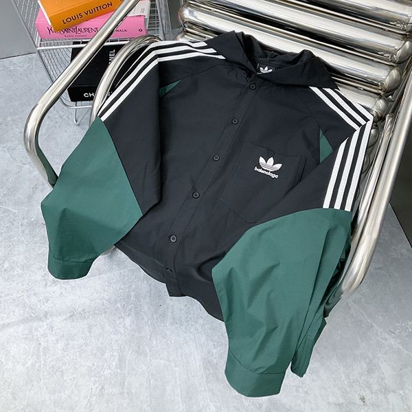 バレンシアガ アディダス コピーコラボ★TRACKSUIT ジャケットお洒落に♪ bau18225