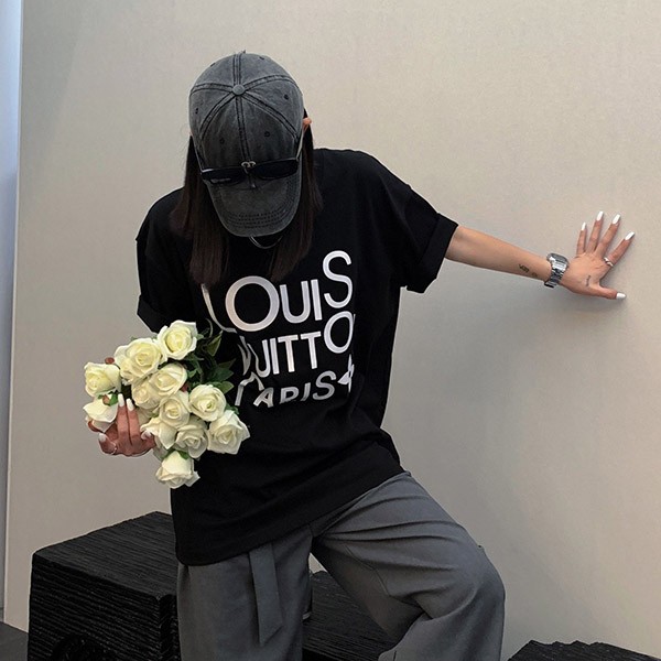 大人気!ルイヴィトン グラフィック クルーネック Tシャツ 偽物 vud46320