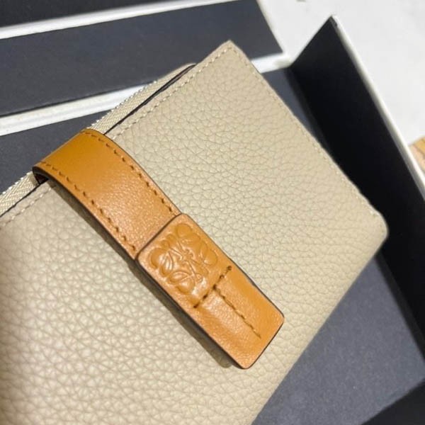 【ロエベ】新作スリムジップ二つ折り財布 偽物 Slim Zip Bifold Wallet loe53059