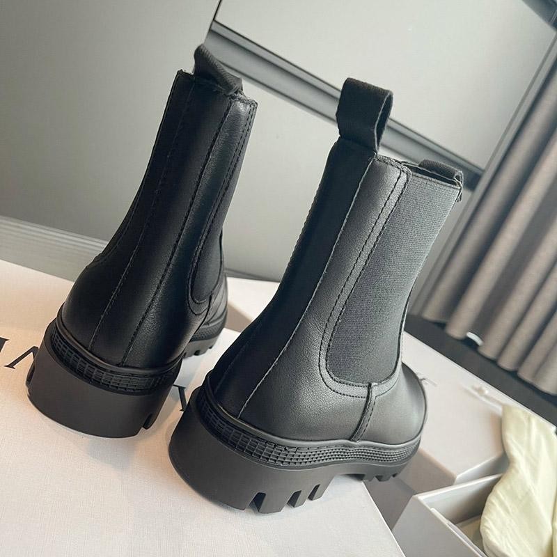 新作 お洒落に♪ ロエベ ブーツ 偽物 CHELSEA BOOT カーフ サイドゴアブーツ lou35699