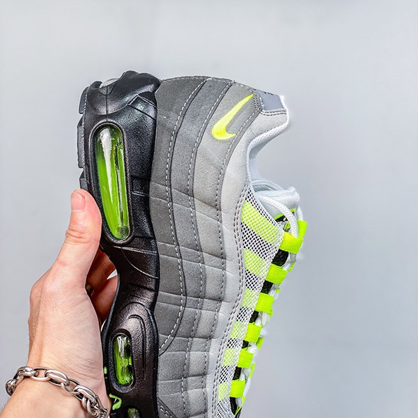 エアマックス95 イエローグラデ 偽物 2022★ナイキ AIR MAX 95 OG スニーカー nax10659