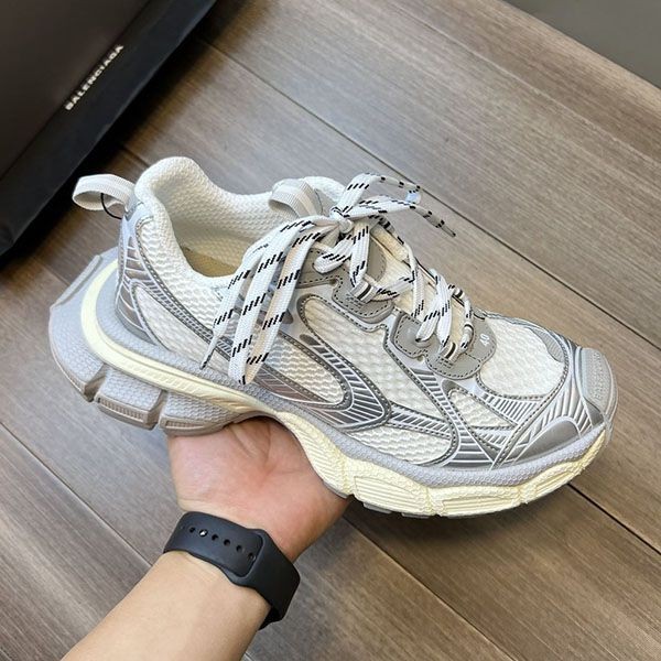 確保済み バレンシアガ SNEAKERS スニーカー bai49519